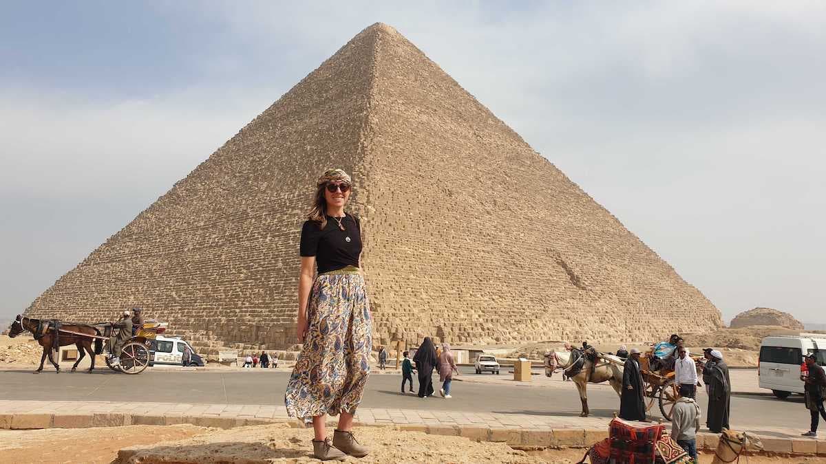Il Cairo in Bus: Un Viaggio nell’Eternità tra Piramidi e Storia